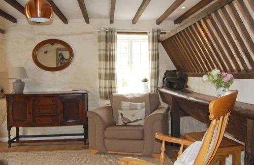 Crich House | Pet-Friendly Shire Cottage: Guest Rated 9.5/10