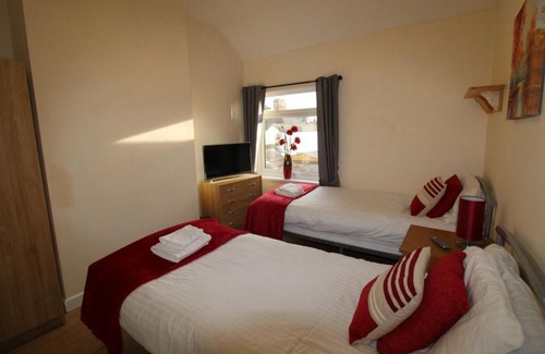 Shirebrook House | Discover Shirebrook House: Family-Friendly & Accessible Stay