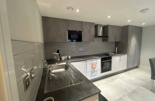 Shirley Apartment | Family-Friendly Shirley Apartment at Sir Robert Peel Court