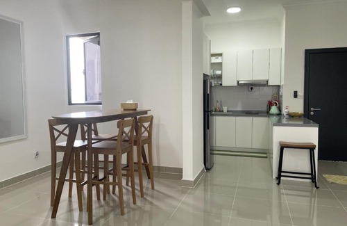 Kajang Apartment | Stylish Shiro Res: Top-Rated Stay with Oceanfront Pool