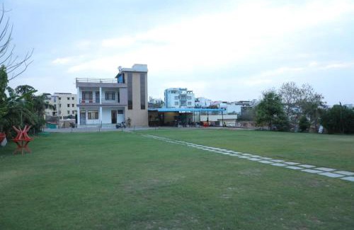 Nathdwara Hotel | Discover Shiv Ashray Resort: Family-Friendly Getaway