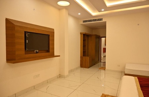 Haldwani Hotel | Budget-Friendly Stay at SHIVA PALACE with Breakfast Included