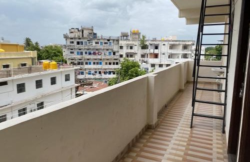 Kalaburagi Hotel | Family-Friendly Stay at ShivaBasava Lodge for Budget Travelers