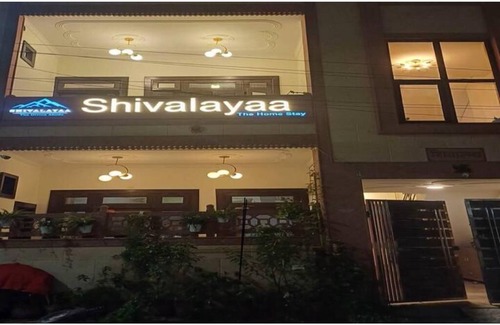Agra Apartment | Relaxing Retreat at Shivalayaa - Queen Double Room