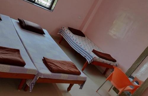 Ellora House | Welcoming Shivam Residency: Breakfast & Child-Friendly Stay