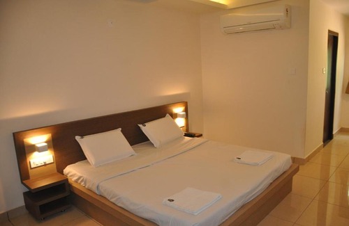 Kundapur Hotel | Discover Shivaprasad Grand: Family-Friendly Stay with Dining