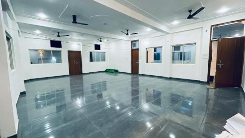 Bhind Hotel | Discover Shivdoot Hotel: Family-Friendly 4-Star Comfort