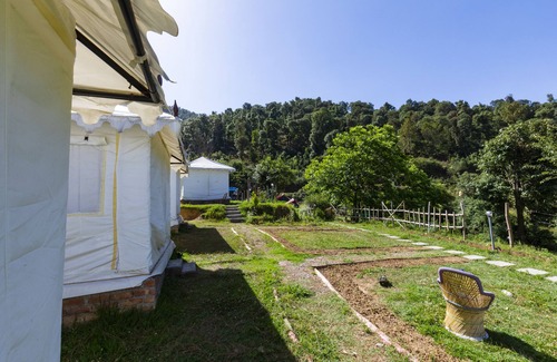 Bir RV Rental | Budget-Friendly Shivirama with Breakfast & Family Amenities