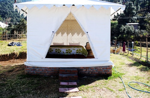 Bir RV Rental | Budget-Friendly Shivirama with Breakfast & Family Amenities