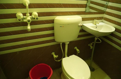 Mathura House | Welcoming Shivraj Homestay: Pet Friendly with Breakfast