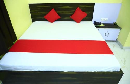 Mathura House | Welcoming Shivraj Homestay: Pet Friendly with Breakfast