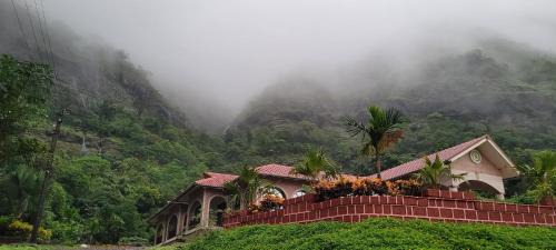 Paud Hotel | Family-Friendly Getaway at Shivraj Palace Resort