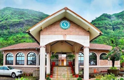 Paud Hotel | Family-Friendly Getaway at Shivraj Palace Resort