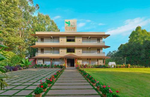 Wai Hotel | Relax at Shivsagar Resort & Spa with Pool and Dining Options