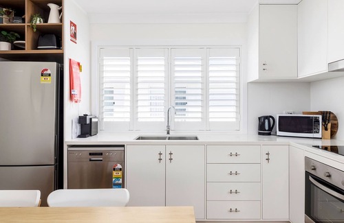 Shoal Bay Villa | Cozy Shoal Bay Beach House - Oceanfront Family Retreat