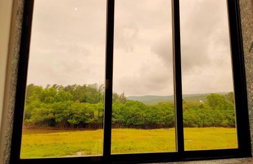 Murud House | Cozy Shobha Farmhouse: Family-Friendly & Wheelchair Accessible