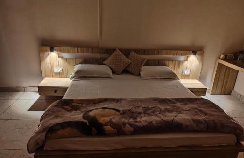 Faizabad Other | Shobhayan Inn: Free Airport Pickup & Family-Friendly Amenities