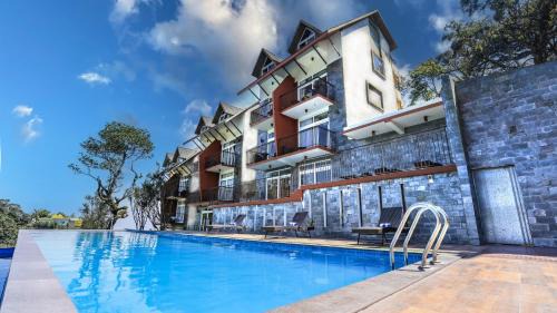 Suryanelli Resort | Welcoming Stay at Shola Crown Resort - Munnar with Pool