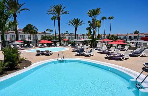 Playa del Ingles Hotel | Oceanfront Retreat at Jardín del Sol with Pool & Breakfast