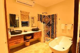 Victoria Falls Cabin | Experience Shongwe Lookout: 4-Star Oceanfront Retreat