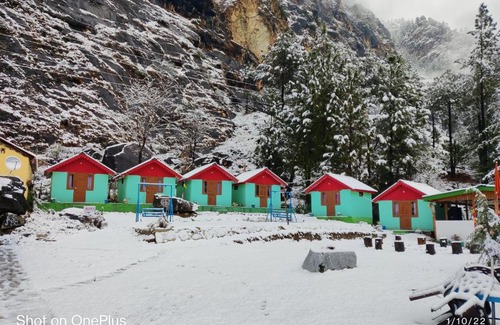 Kullu Bed & Breakfast | Pet-Friendly Retreat at Shoolin LaMalana with Breakfast