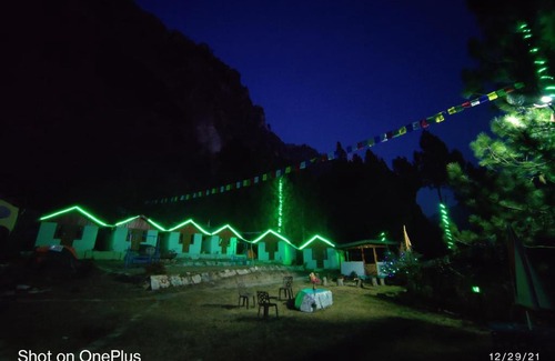 Kullu Bed & Breakfast | Pet-Friendly Retreat at Shoolin LaMalana with Breakfast