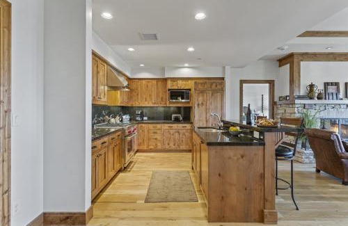 Empire Pass Apartment | Shooting Star Lodge at Deer Valley Resort - Two Bedroom Residence #203 condo