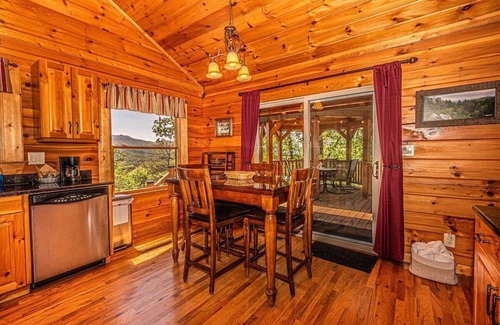 Qualla Cabin | Unforgettable Stay at Shooting Star Ridge with Hot Tub & Views