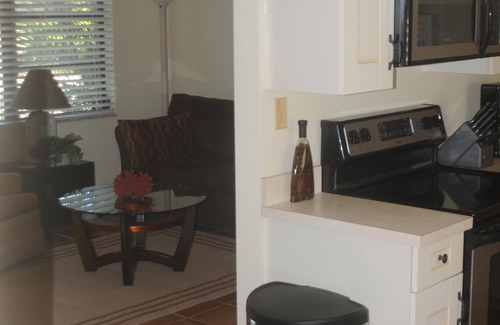 Laurel Villa | SHORE ACRES: Steps from Nokomis Beach with Ocean Views