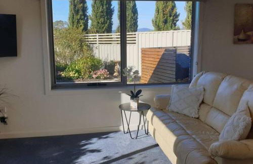 Port Sorell Apartment | Beachfront Bliss: Guest Rated 10/10 with Ocean Views