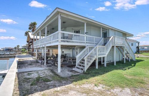 Rockport House | Relax by the Shore at Our Family-Friendly 4-Star Retreat