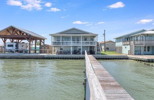 Rockport House | Relax by the Shore at Our Family-Friendly 4-Star Retreat