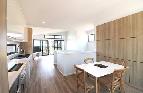 Eden Apartment | Beachside Escape: Shore Break 6 with Family-Friendly Kitchen