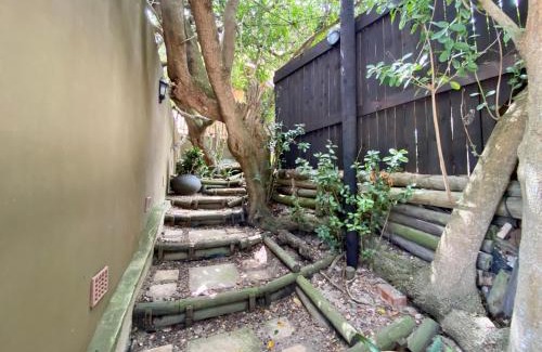 Paradise Beach House | Shore Enuff - Ocean and Garden View