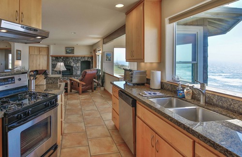 Bandon House | Oceanfront Shore Pines Near Sheep Ranch Golf Course