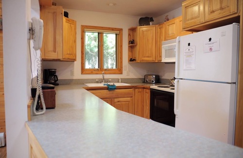 Drummond House | Cozy Bunkhouse Getaway on Drummond Island by the Sea
