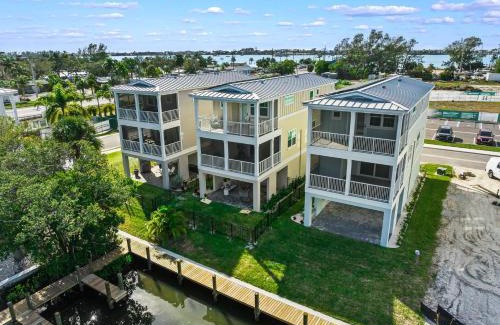 Cortez House | Oceanfront Bliss at Hunter's Point - Rated 10/10 by Guests