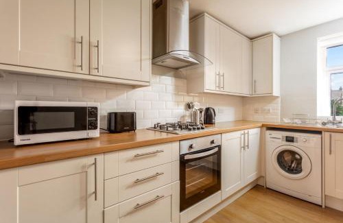 Prestwick Apartment | Family-Friendly Shore View - Donnini Apartments, 4-Star Stay