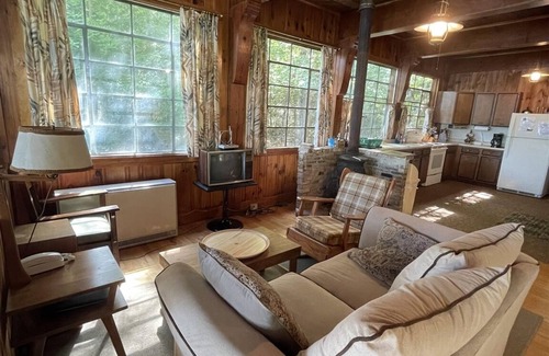 Bridgton Cabin | Idyllic Shorefront Retreat on Highland Lake with Pool