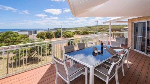 Gracetown House | Stylish Shorelands: Beach-Side Family Retreat in Gracetown