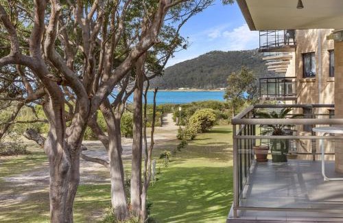Nelson Bay Apartment | Family-Friendly Shoreline Unit 15 Near the Beach