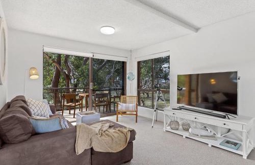Nelson Bay Apartment | Family-Friendly Shoreline Unit 15 Near the Beach