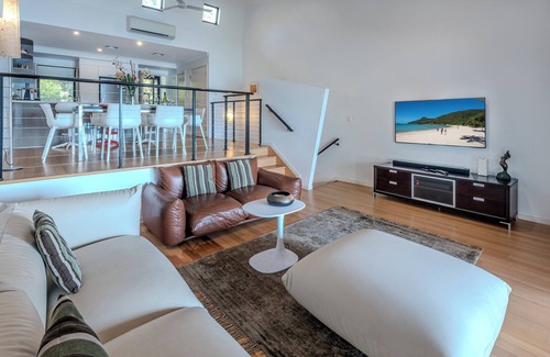 Hamilton Island Apartment | Seaview Escape: Shorelines 14 on Hamilton Island