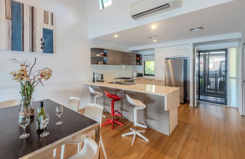 Hamilton Island Apartment | Seaview Escape: Shorelines 14 on Hamilton Island