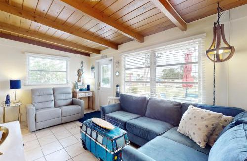 Englewood Apartment | Experience Family-Friendly Comfort at Shorely Grand Hotel