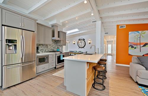 La Jolla Shores House | Relaxing Shores Perfection with Hot Tub & Pet-Friendly Amenities