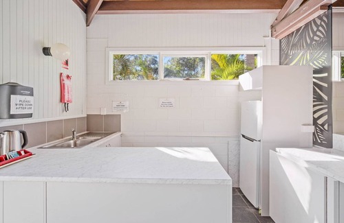 Elizabeth Beach Villa | Shores Two Bedroom Pet Friendly