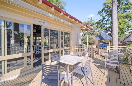 Elizabeth Beach Villa | Shores Two Bedroom Pet Friendly