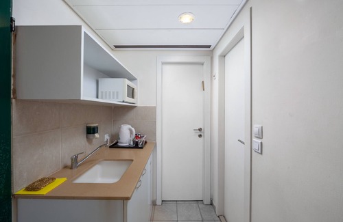 Shoresh Apartment | Family-Friendly Shoresh Green Hills Suites with Pool Access