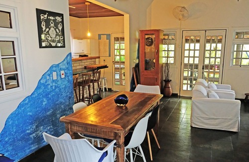 Camburi House | Bright Camburizinho: Oceanfront Paradise with Pool & More!